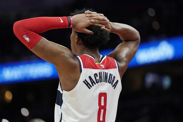 杜兰特11分太阳负雄鹿 阿德巴约三分绝杀活塞